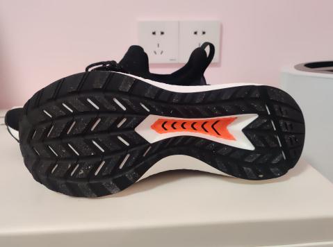 小米199元不输阿迪耐克,小米nike199