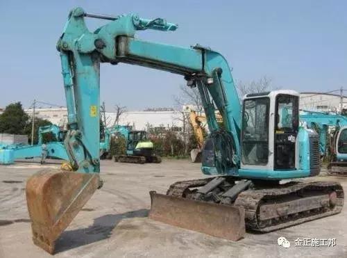 挖机不冒黑烟但是憋车什么原因,挖机行走憋车啥原因