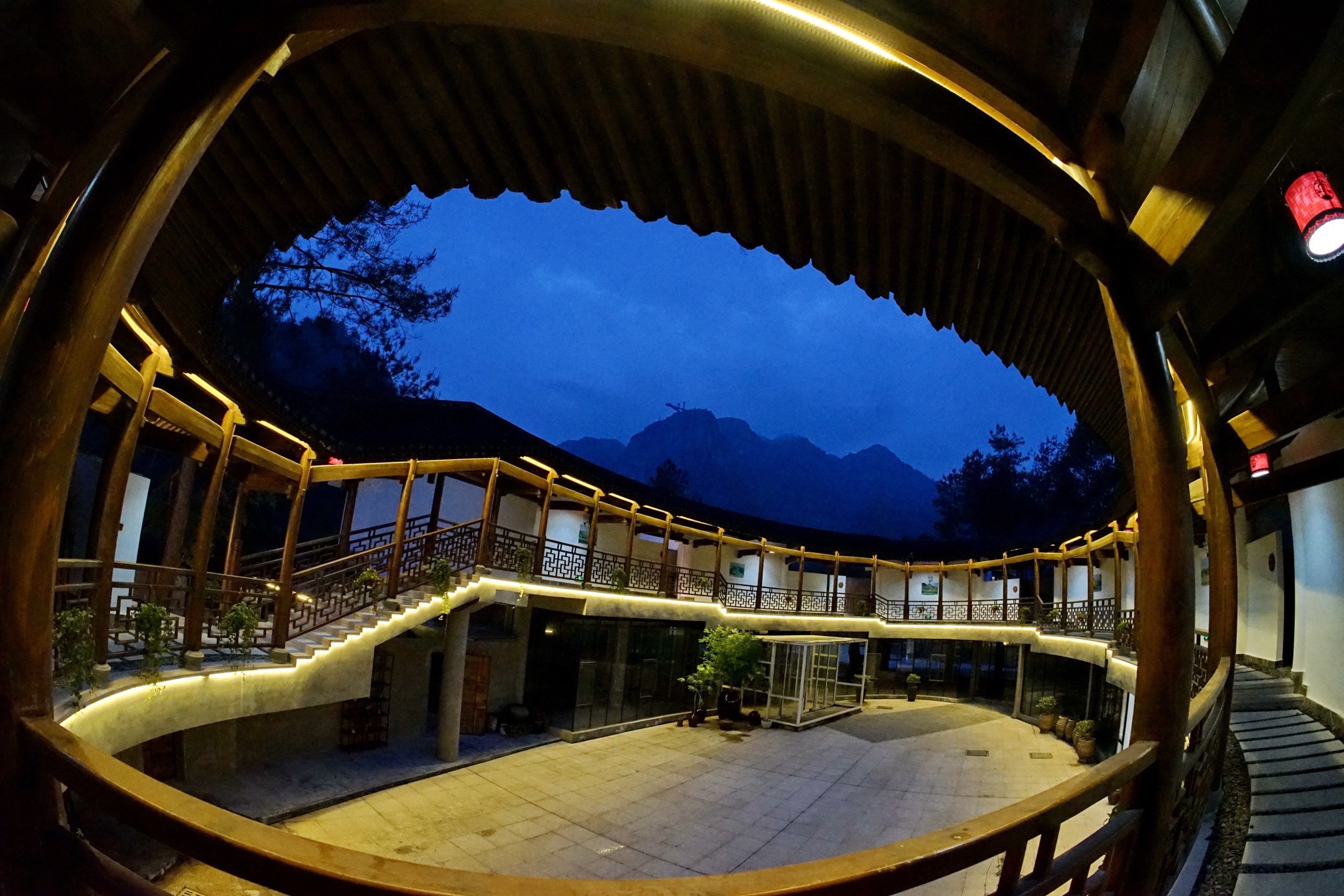 暑假凉快不晒的旅游地方,暑假避暑胜地最佳地方