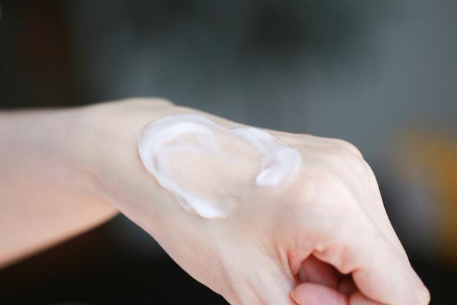 皮肤太干燥怎么样才能补充水分,按摩哪个穴位可以让皮肤补充水分