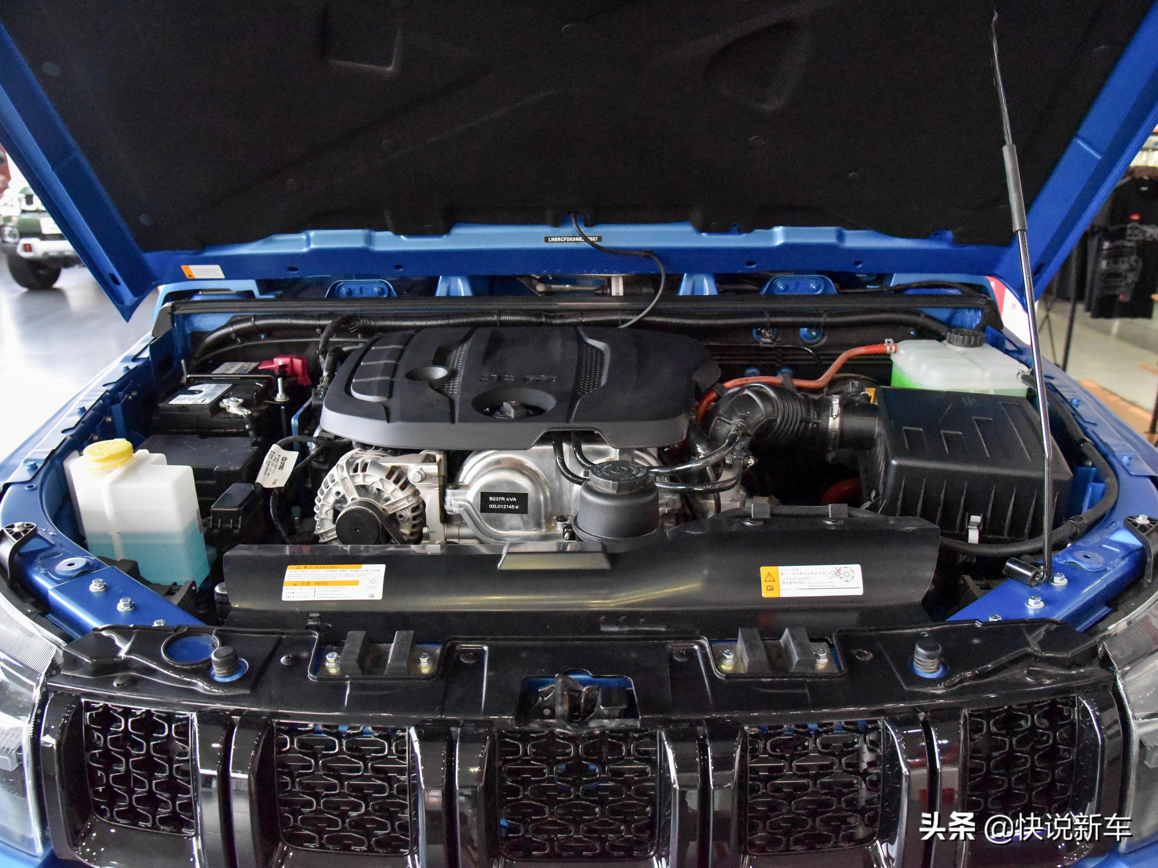 bj40自动四驱四门,三把锁六座越野车