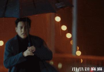 “看到老公和女同事共撑一把伞，我想自杀了”