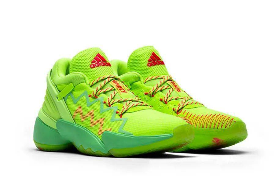 利拉德8新配色发布,利拉德8代适合扁平足吗