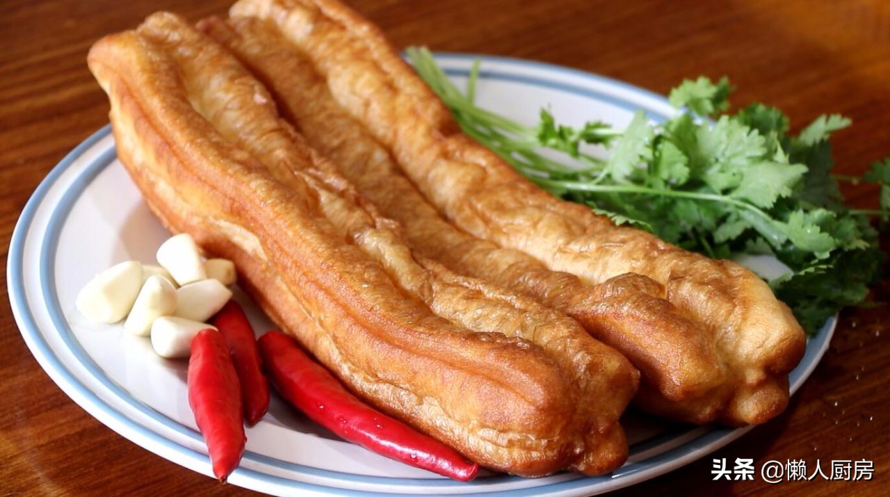 油条的新做法色香味俱全太香了吧,油条的家常做法油条蓬松