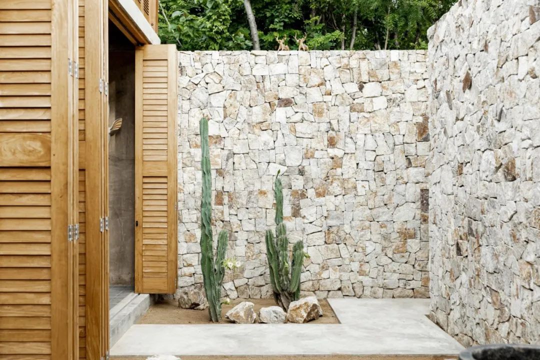 在冰岛最深的湖边自建木屋,自建木屋冰岛