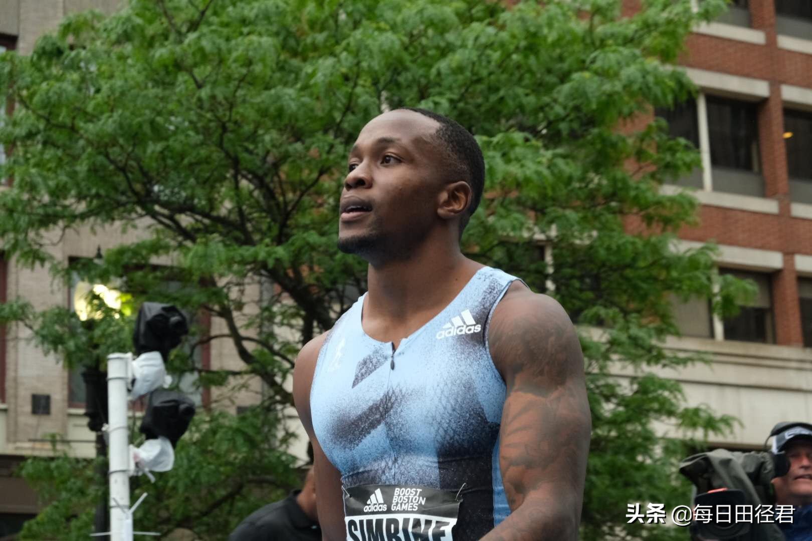 西比尼百米赛夺魁,百米五虎巅峰对决苏炳添