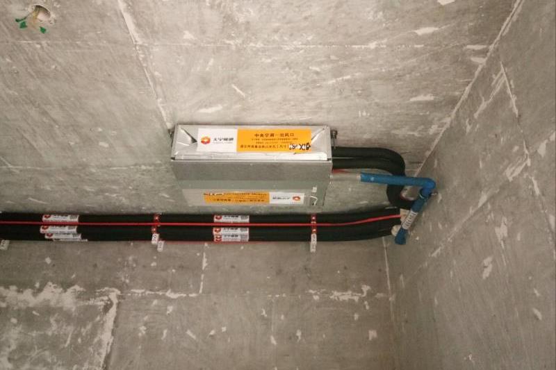 空调漏水下来是怎么回事,空调漏水管漏水