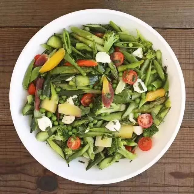 国宴都有哪些菜?你爱生牛肉自助,我独喜开水白菜