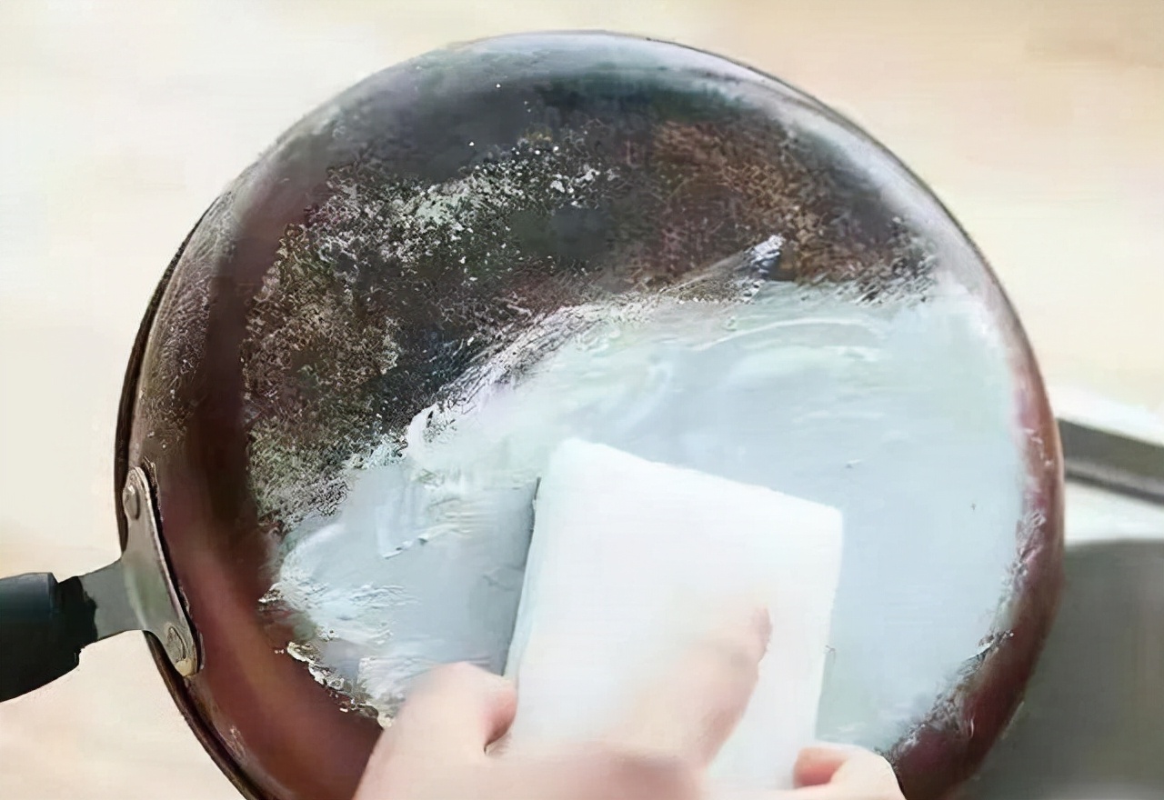 燃气灶红色火焰什么原因,老板燃气灶红色火焰怎么调蓝色