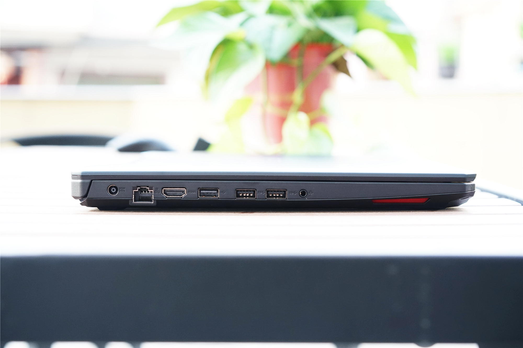 游戏笔记本推荐华硕飞行堡垒7代,华硕飞行堡垒7金属电竞版评测