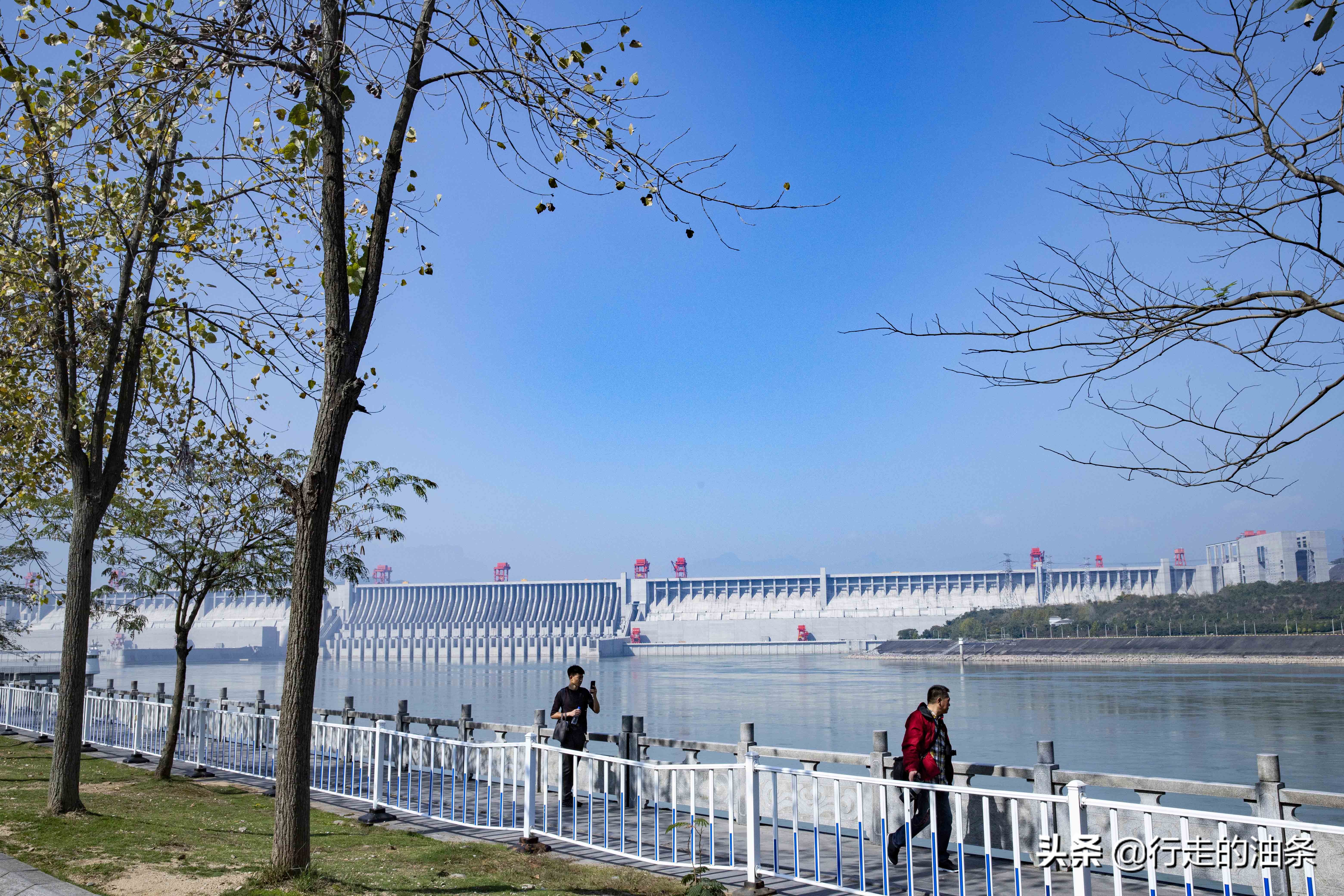三峡大坝屈原故里视频,屈原的故里三峡大坝