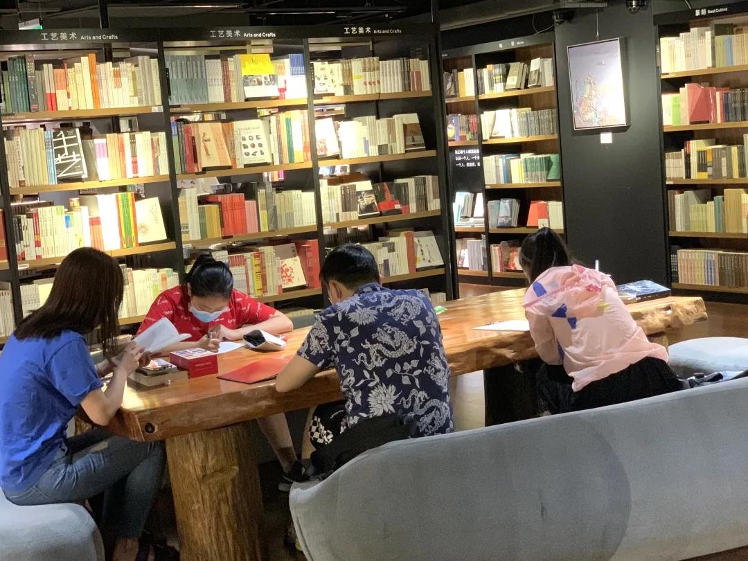 用阅读触摸成都|在成都不能错过的10家书店(下)