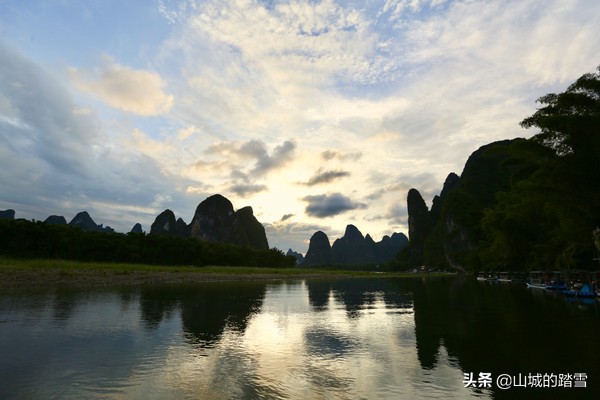 遇龙河乘竹筏漂流，打卡20元人民币取景地，漓江山水画卷尽收眼底