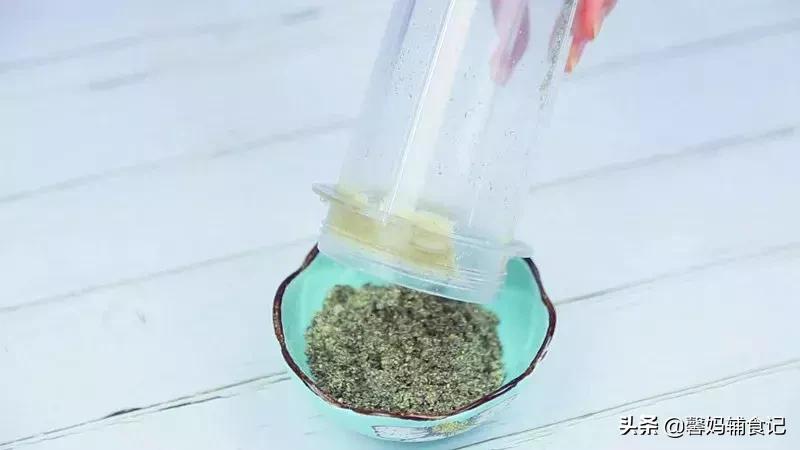 辅食加了土豆泥给宝宝吃几勺,辅食里加点它拌一拌