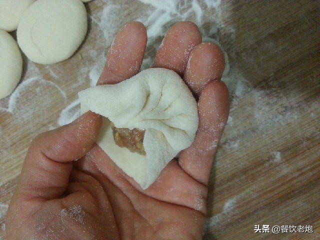 包包子的捏法慢动作简单,最简单包包子手法教程视频
