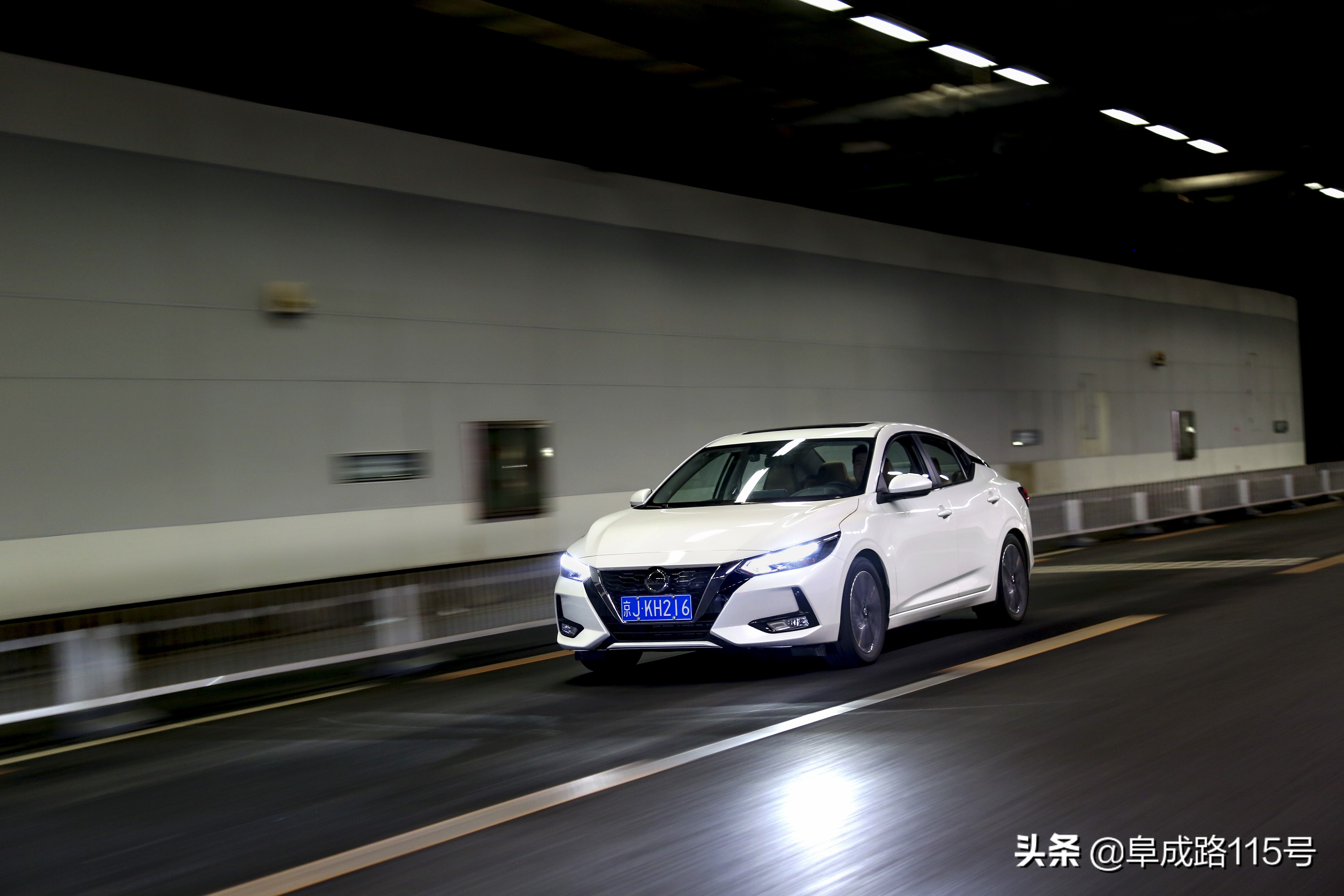 将朗逸赶下神坛自吸+CVT的佛系新轩逸躺着也能当第一