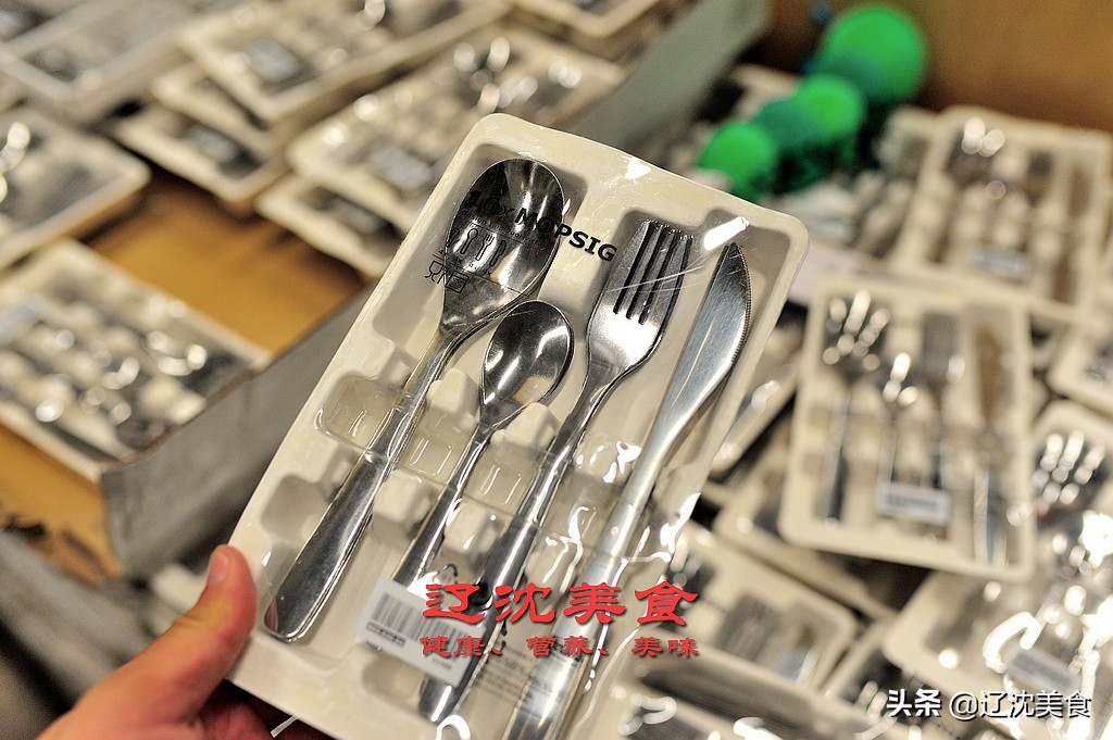 在设计家居的路上一直坚持,在厨房用餐设计