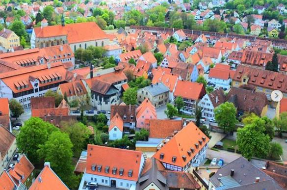 陨石撞出最贵小镇!城墙内镶“7.2万吨钻石”闪闪发光