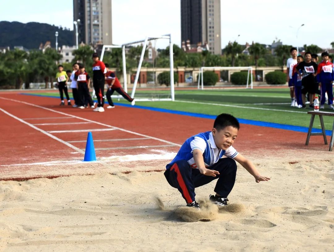 精彩难忘，未来可期，向着阳光奔跑吧！福清文光学校小学部第七届田径运动会闭幕式