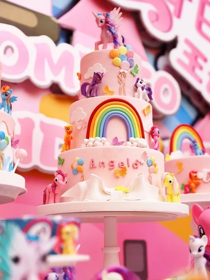 王诗龄戴的珠宝,王诗龄戴卡地亚手镯多少钱