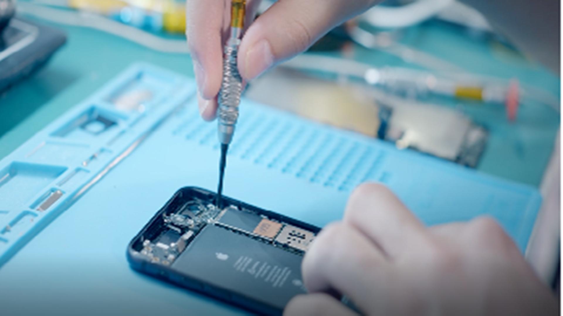 新人怎么入手机维修行业,想开手机维修店怎么样请师傅