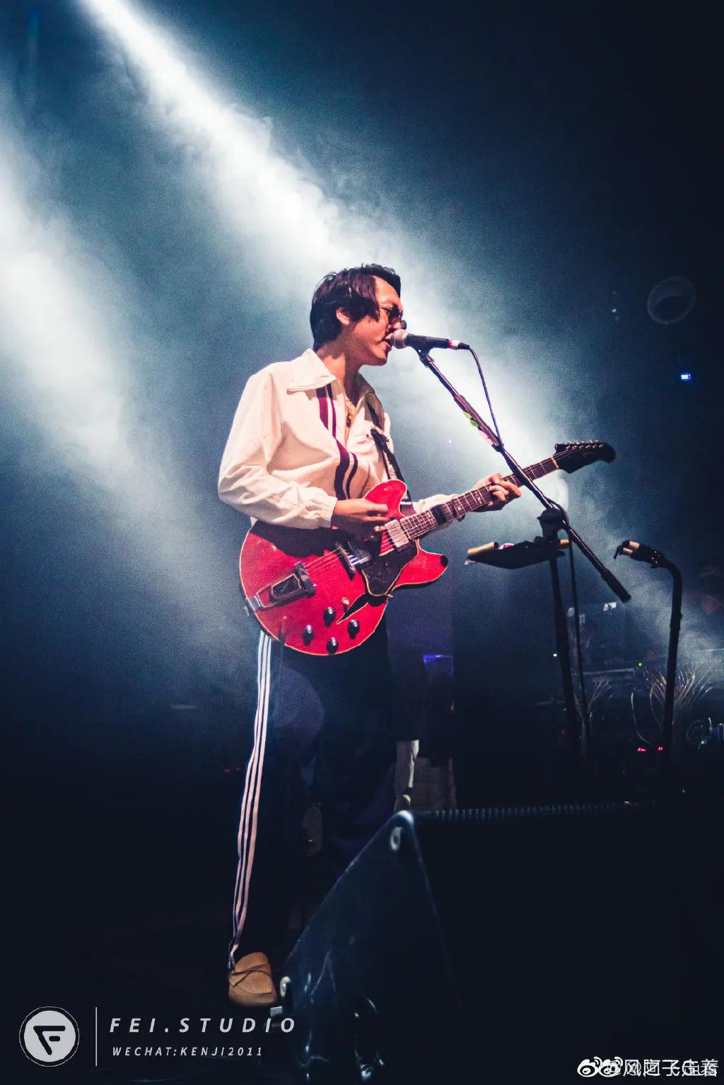 马思纯一谈恋爱,全世界都在劝分