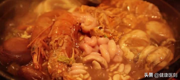 痛风发作疼痛时吃什么最好,痛风发作的时候吃什么缓解疼痛