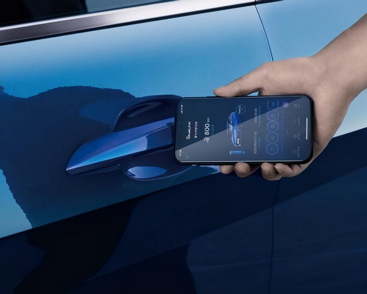 7代2022款伊兰特基础操作详细解析,第七代伊兰特有什么优点和缺点