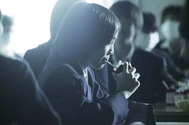 笤帚戳*体下**,血流不止、处女膜受损,8岁女童的校园之殇