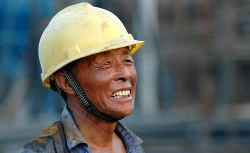 每到夏天长痱子怎么办,夏天身上起痱子怎么快速消失