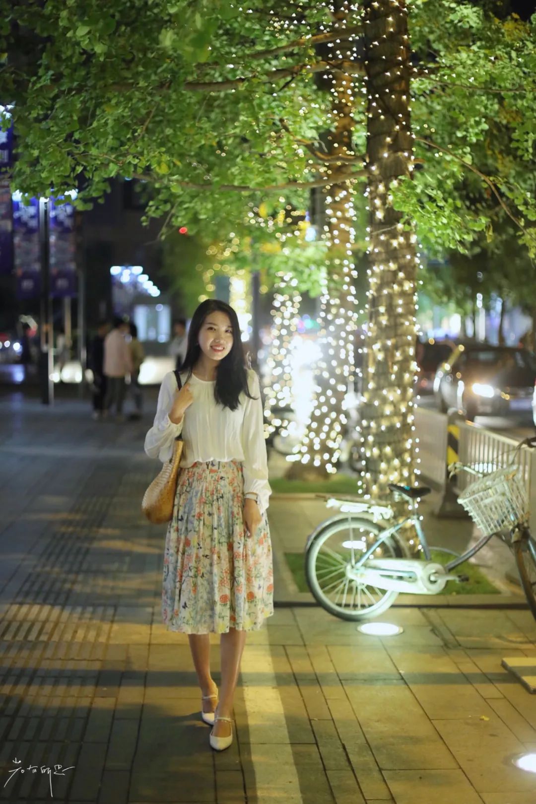 宽窄巷子成都休闲慢生活好去处,夜游成都宽窄巷子茶馆