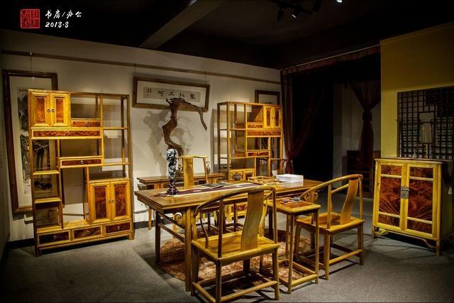 人养木，木养人，为何要用金丝楠木做家具？老木匠告诉你