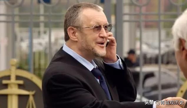 10岁就敢撕斯大林的画像，苏联黑帮教父伊万科夫的传奇人生