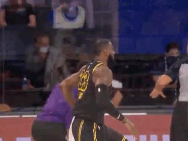 jr五大囧界外三分,卡鲁索暴扣吓坏老詹中文