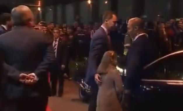 莱昂诺尔受伤,莱昂诺尔13岁演讲视频完整版