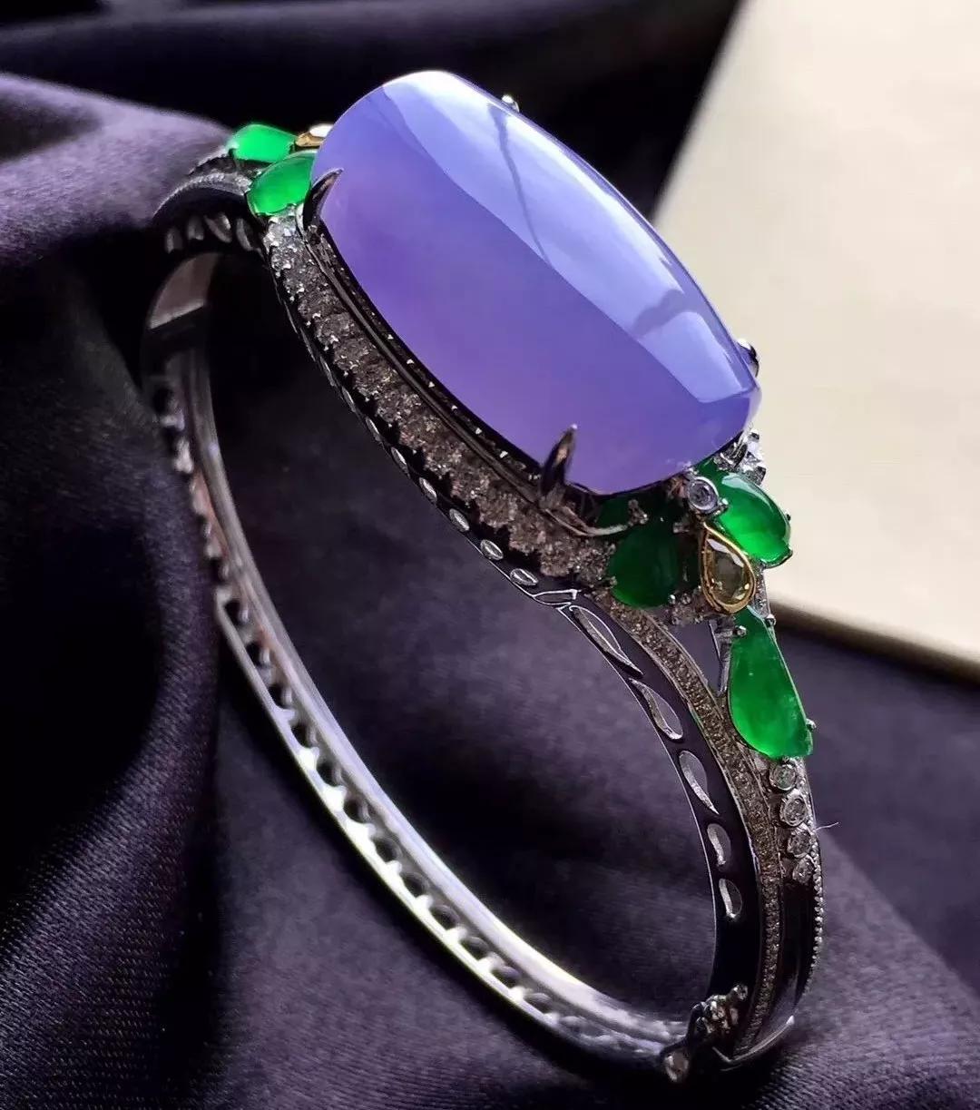 试戴手镯手痛怎么救治,翡翠手镯变形