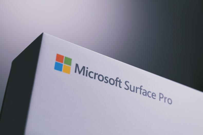 微软surfacepro6可以安装win11,微软surfacepro6可以玩游戏吗