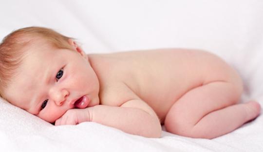 女宝满月能不剃光头吗,满月剃胎毛能剃光头吗