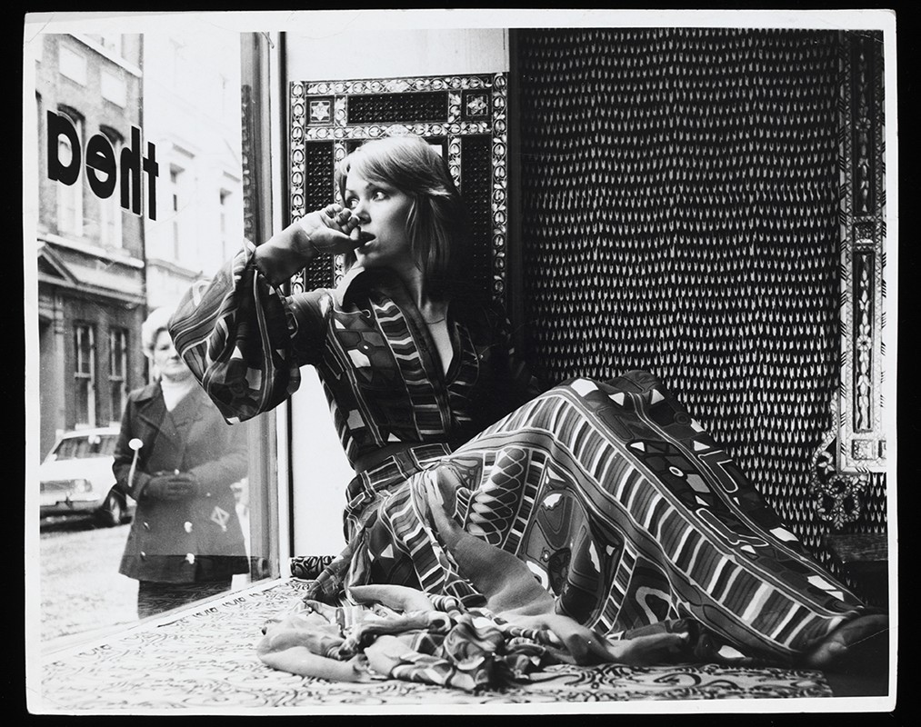 波西米亚风格裙子配什么包包好看,波西米亚风格超长裙