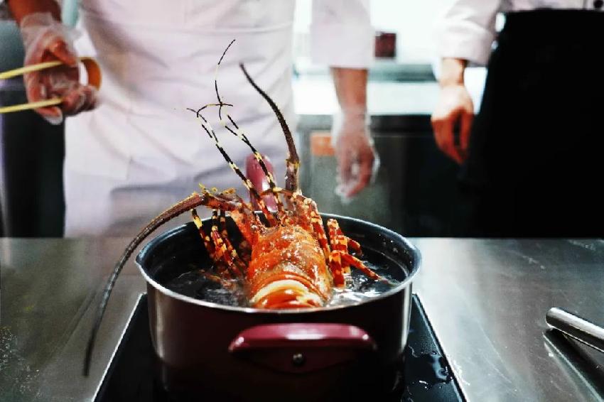 张亮麻辣烫有多少家店,全国最大张亮麻辣烫