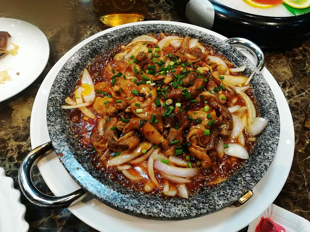 朋友生日请吃饭还得大家平摊买单,朋友生日请吃宴席