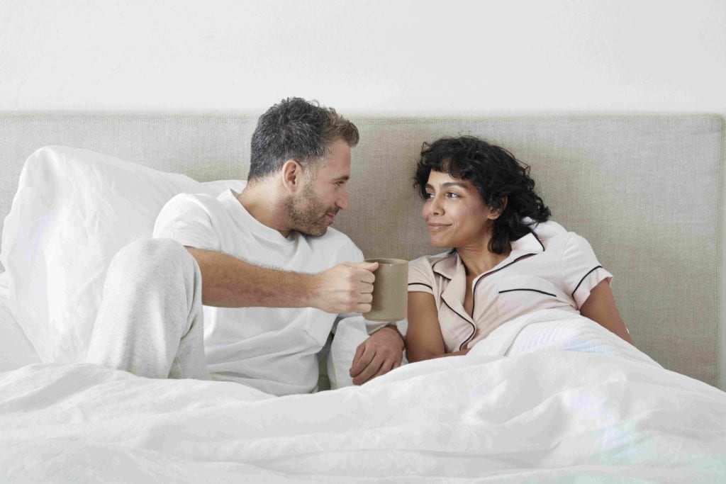 夫妻多久“行事”一次比较好？科学统计：这个频率，幸福指数最高