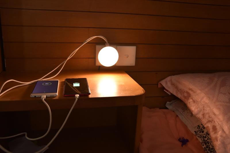 小夜灯充电就亮不充电就不亮,小夜灯充电正常就是不亮