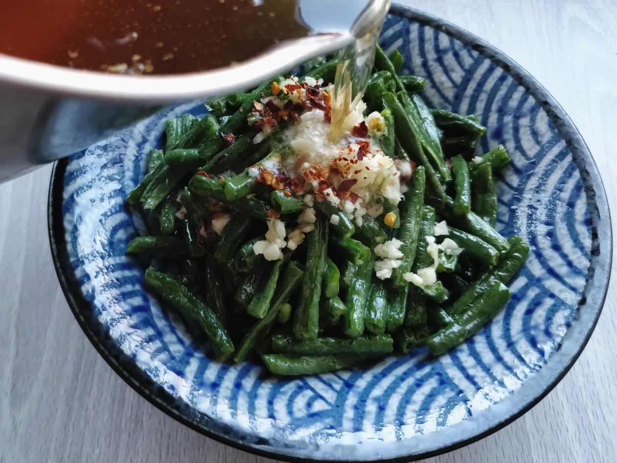 豇豆炖肉怎么炖好吃,豇豆跟什么凉拌最好吃