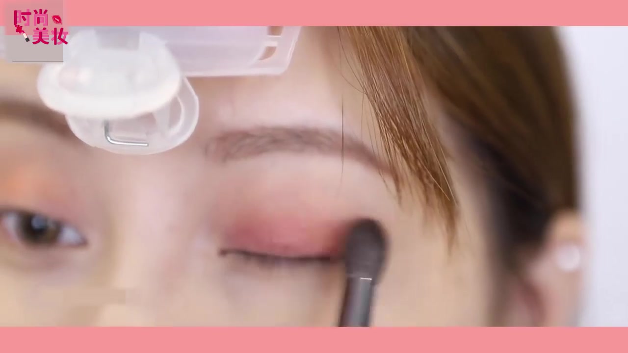 单色眼影橘朵神仙色,橘朵新款七色眼影盘超火教程