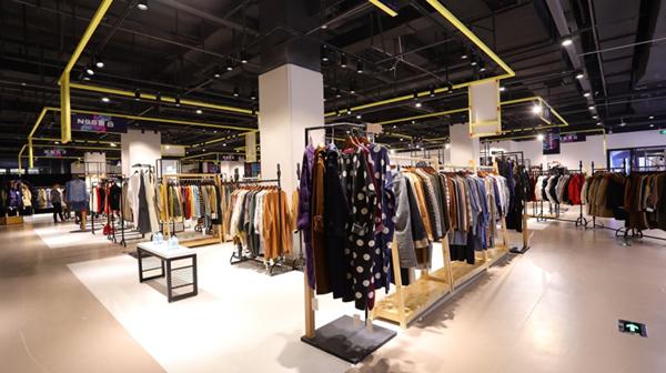 一天卖七千件的真实经历,一天卖三万件衣服