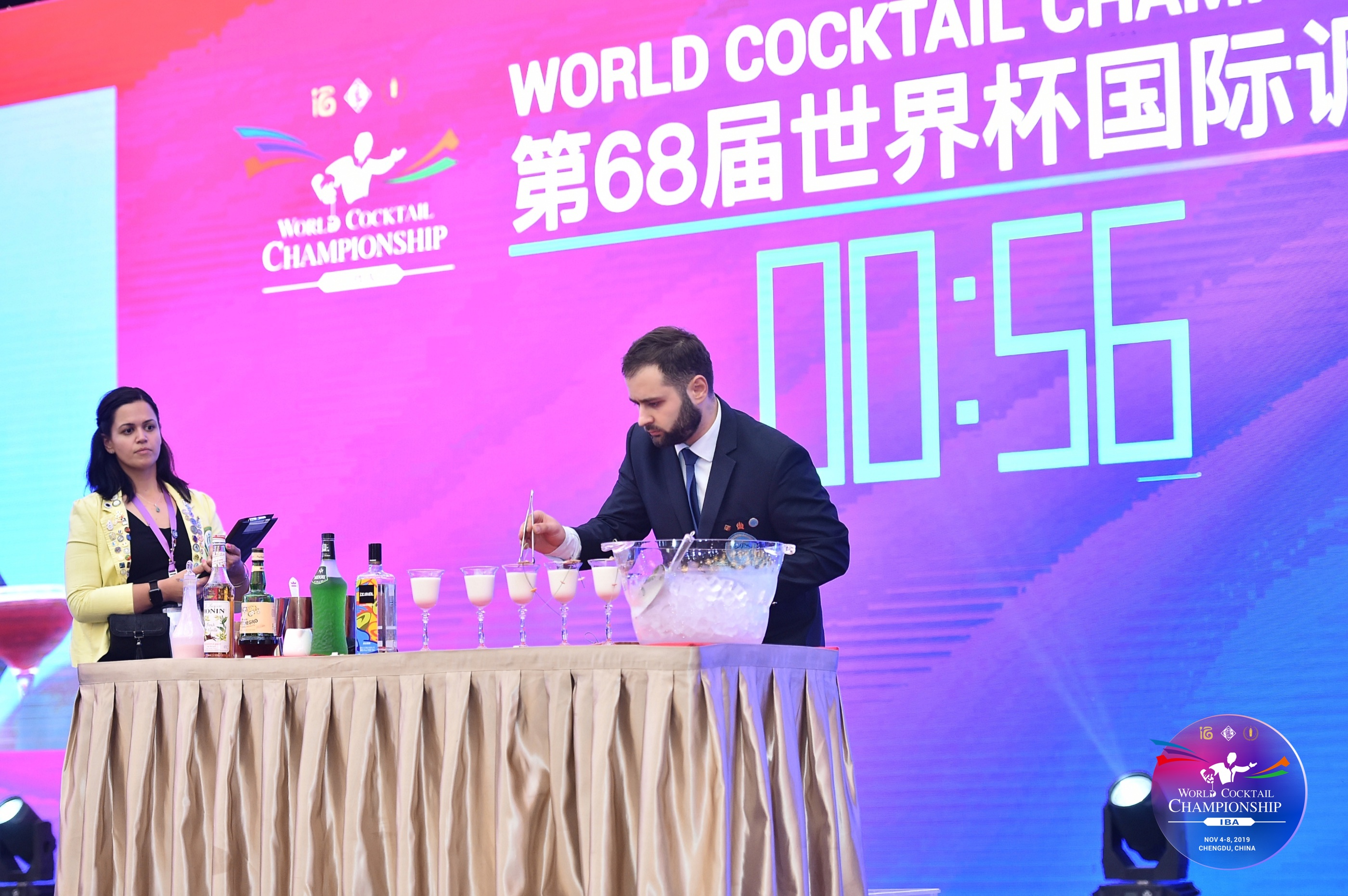 同是烈酒差别这么大？伏特加畅销全世界，白酒却只有中国人喝？