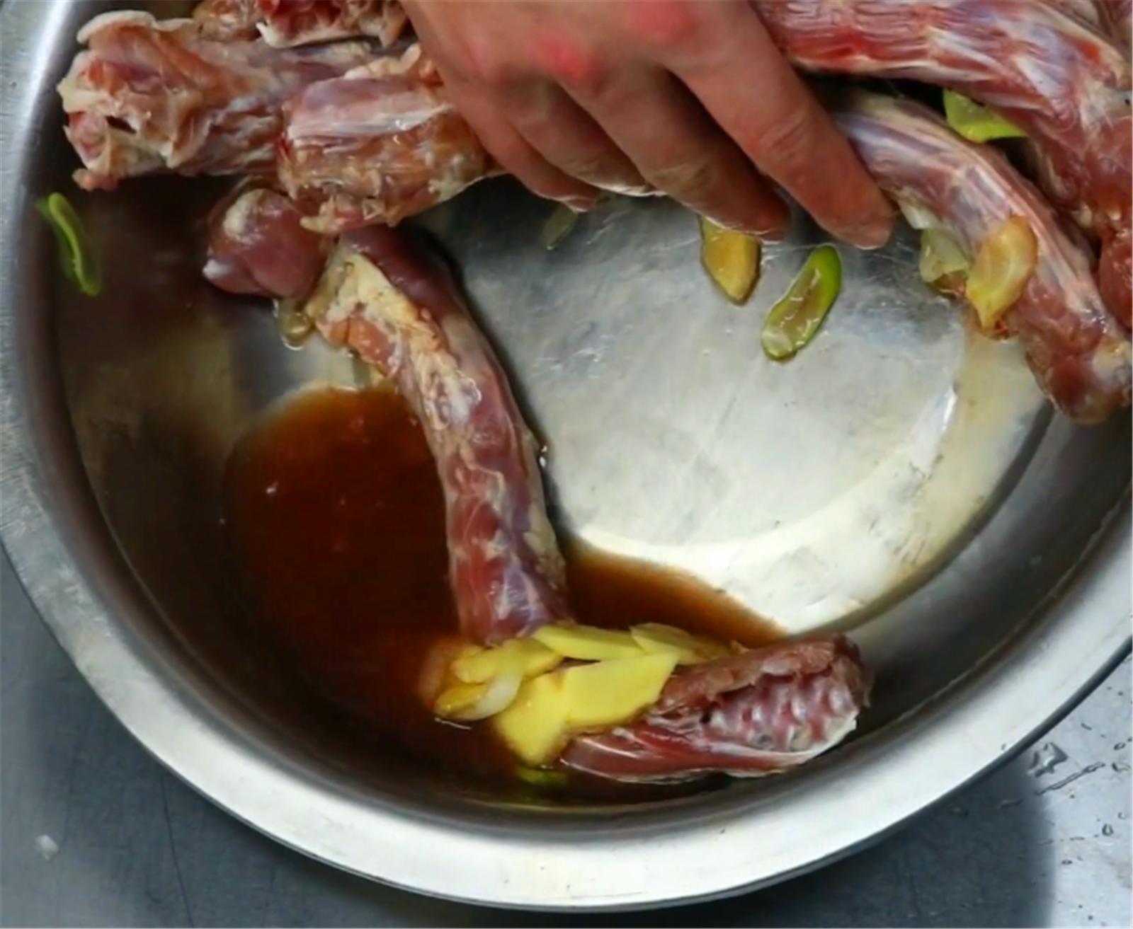 鸭货专业调料配方解密,厨师长湘菜啤酒鸭正宗的做法