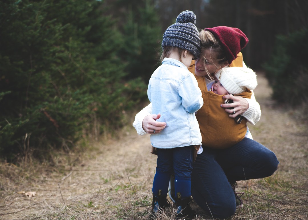 孩子对母乳太过依恋怎么办,孩子依恋妈妈的陪伴