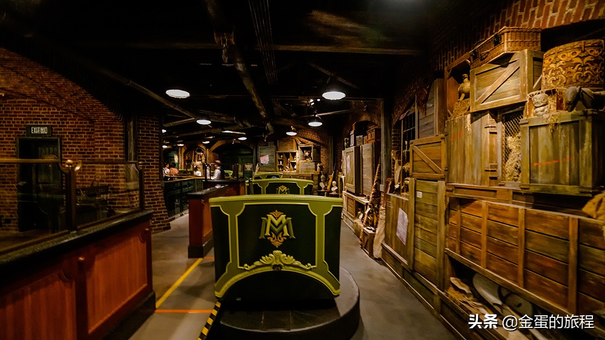 你应该能猜到,目前世界上最惨淡迪士尼乐园就是香港了,确实惨